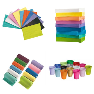 Tovaglioli, carta per tray, mantelline e bicchieri colorati